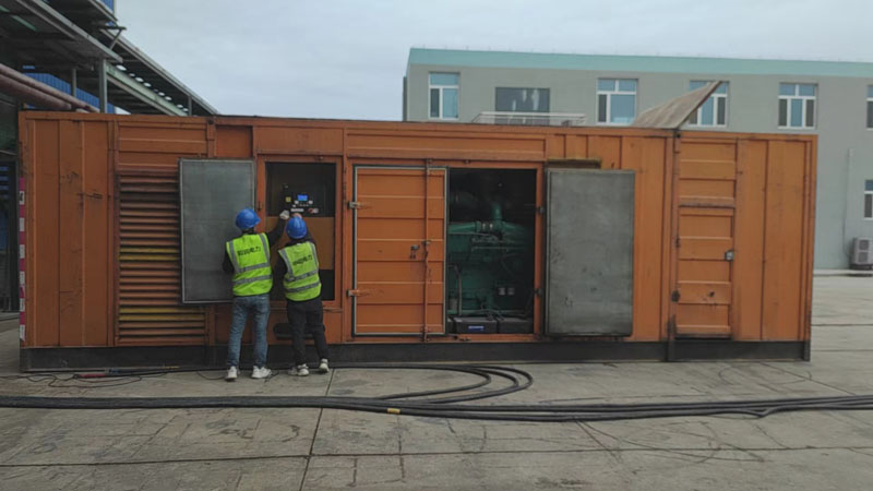 福田如何检查柴油发电机组的机油油位？